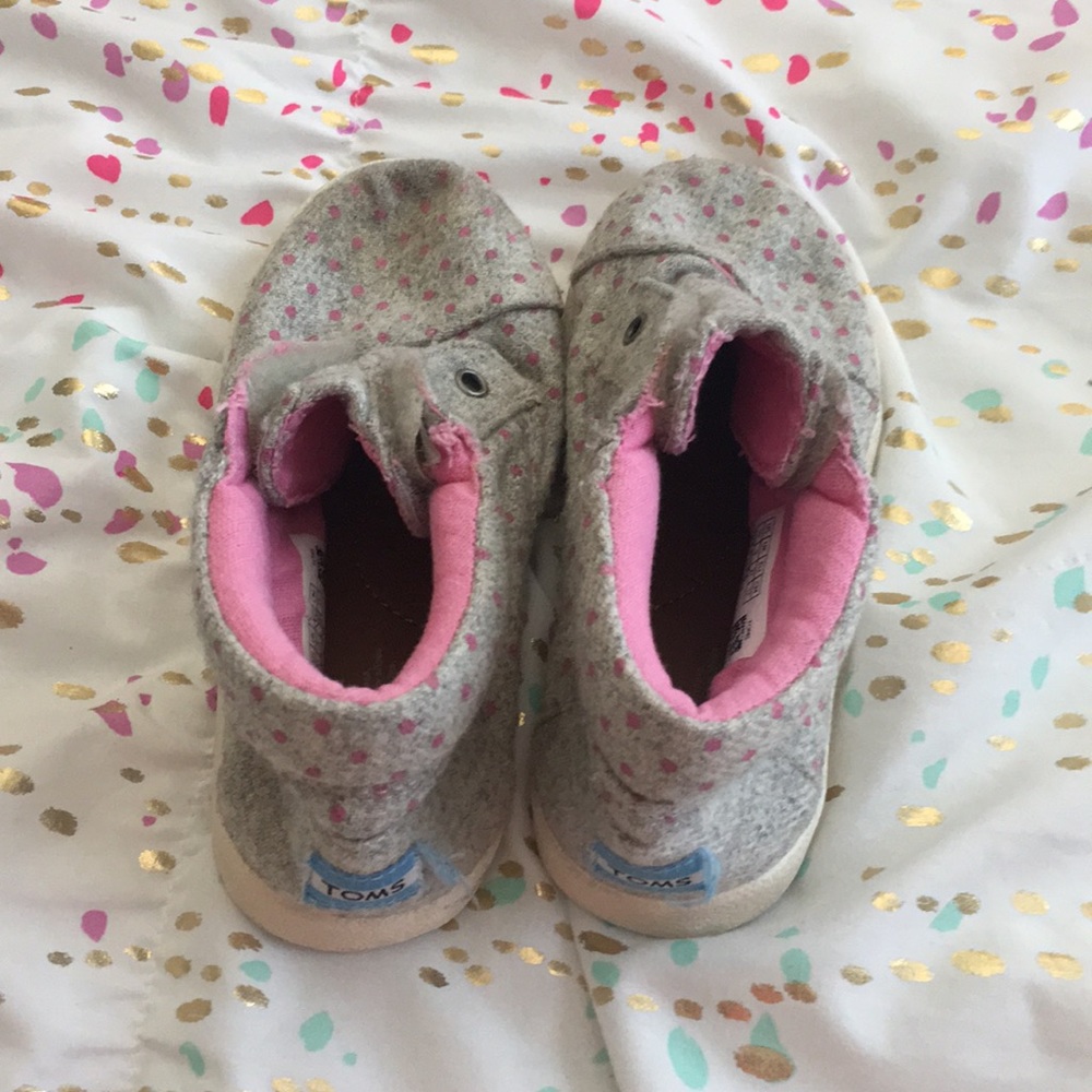 Toms sneakers